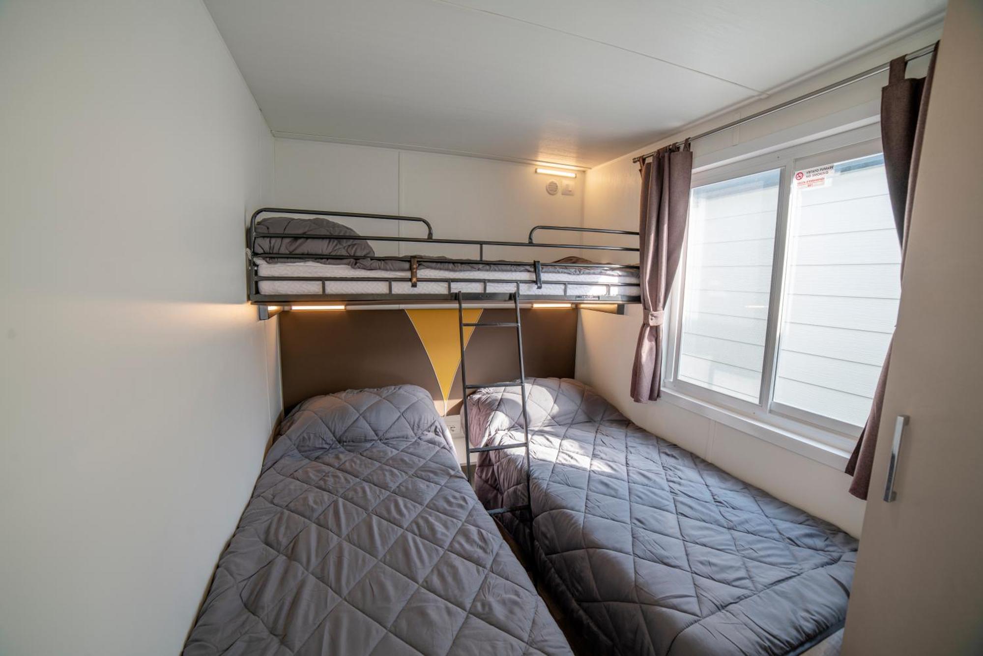 Camping Baia Verde Manerba del Garda Esterno foto