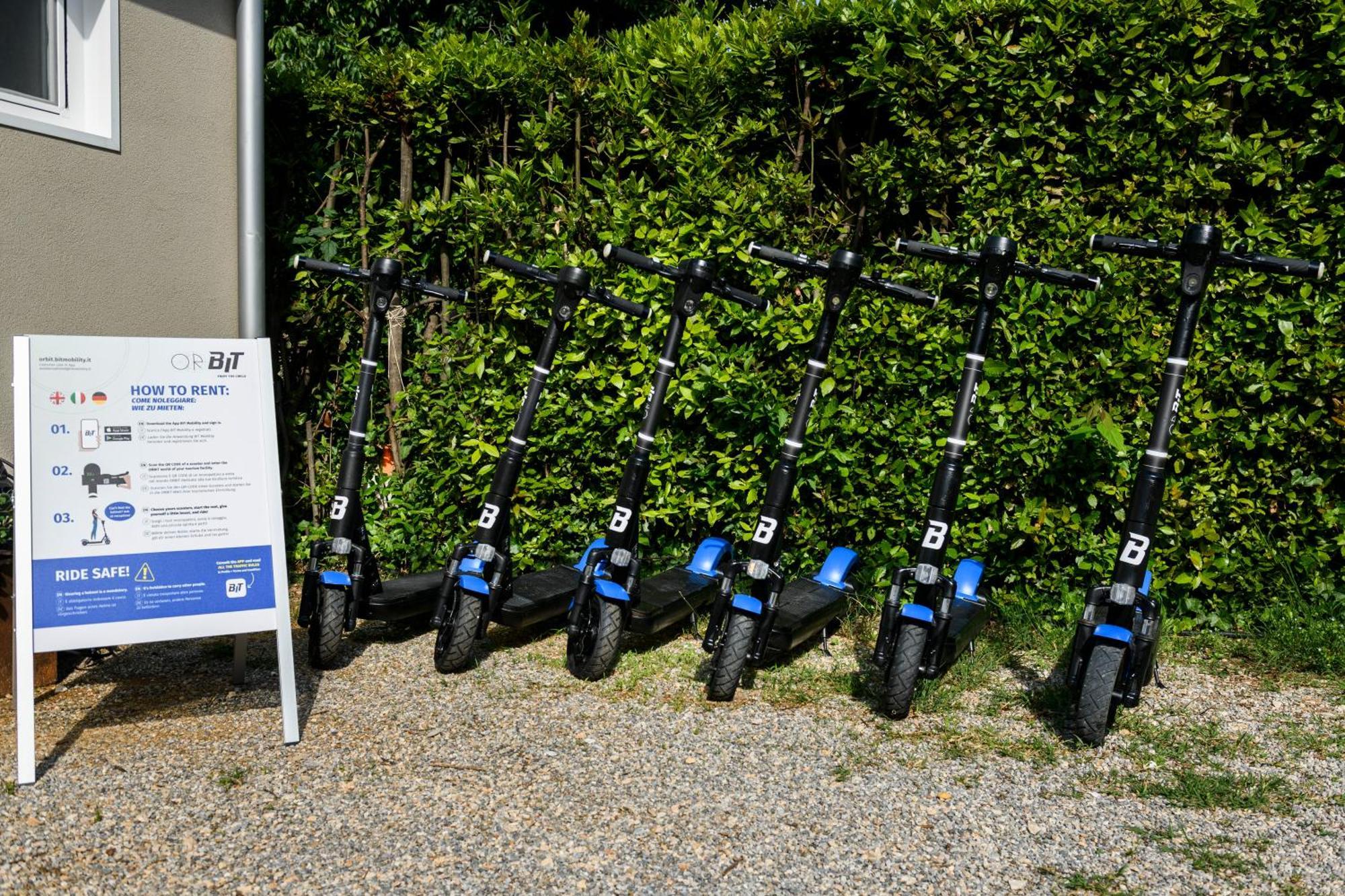 Camping Baia Verde Manerba del Garda Esterno foto