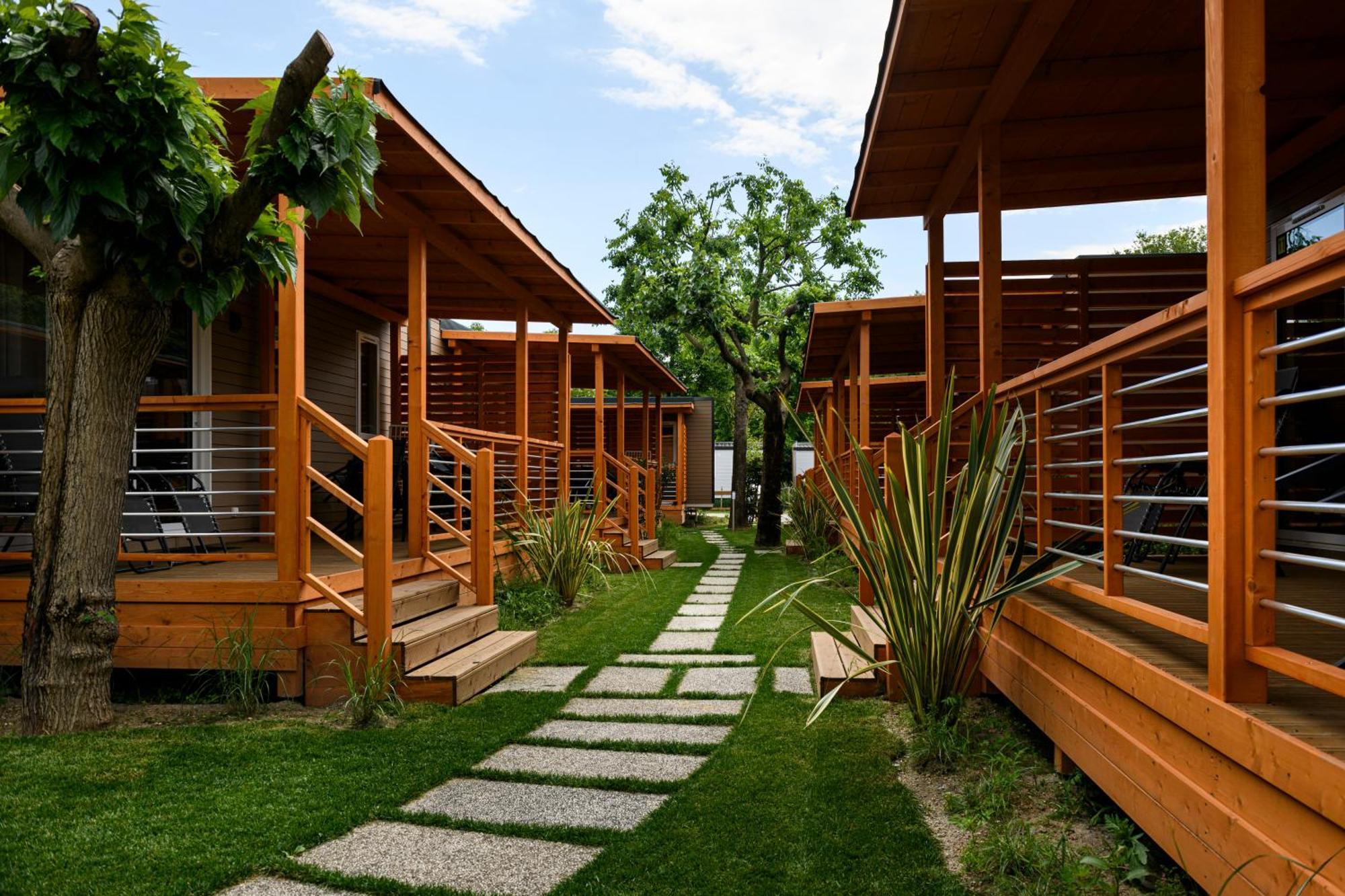 Camping Baia Verde Manerba del Garda Esterno foto