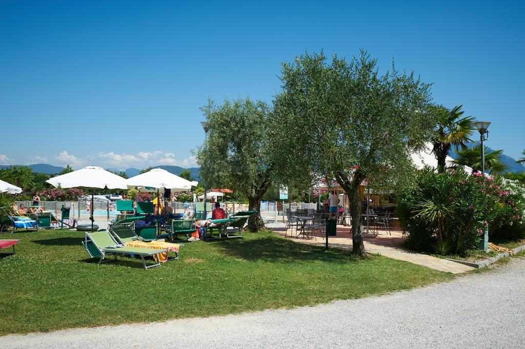 Camping Baia Verde Manerba del Garda Esterno foto