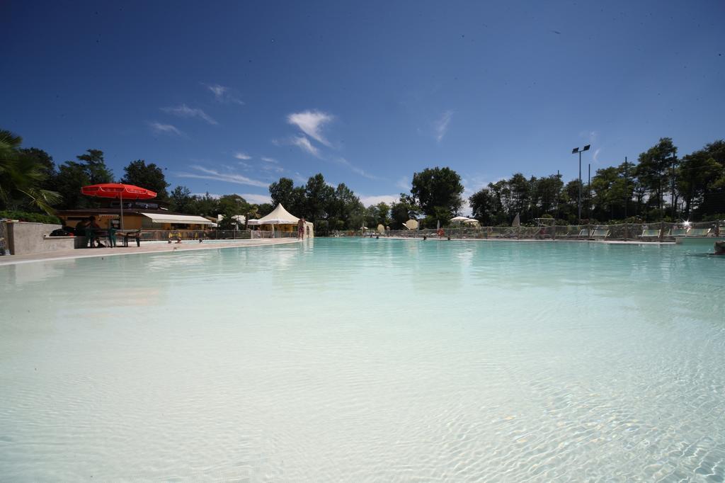 Camping Baia Verde Manerba del Garda Esterno foto