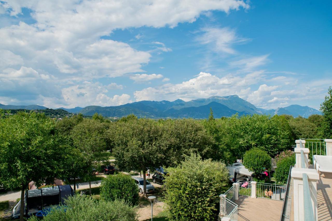Camping Baia Verde Manerba del Garda Esterno foto