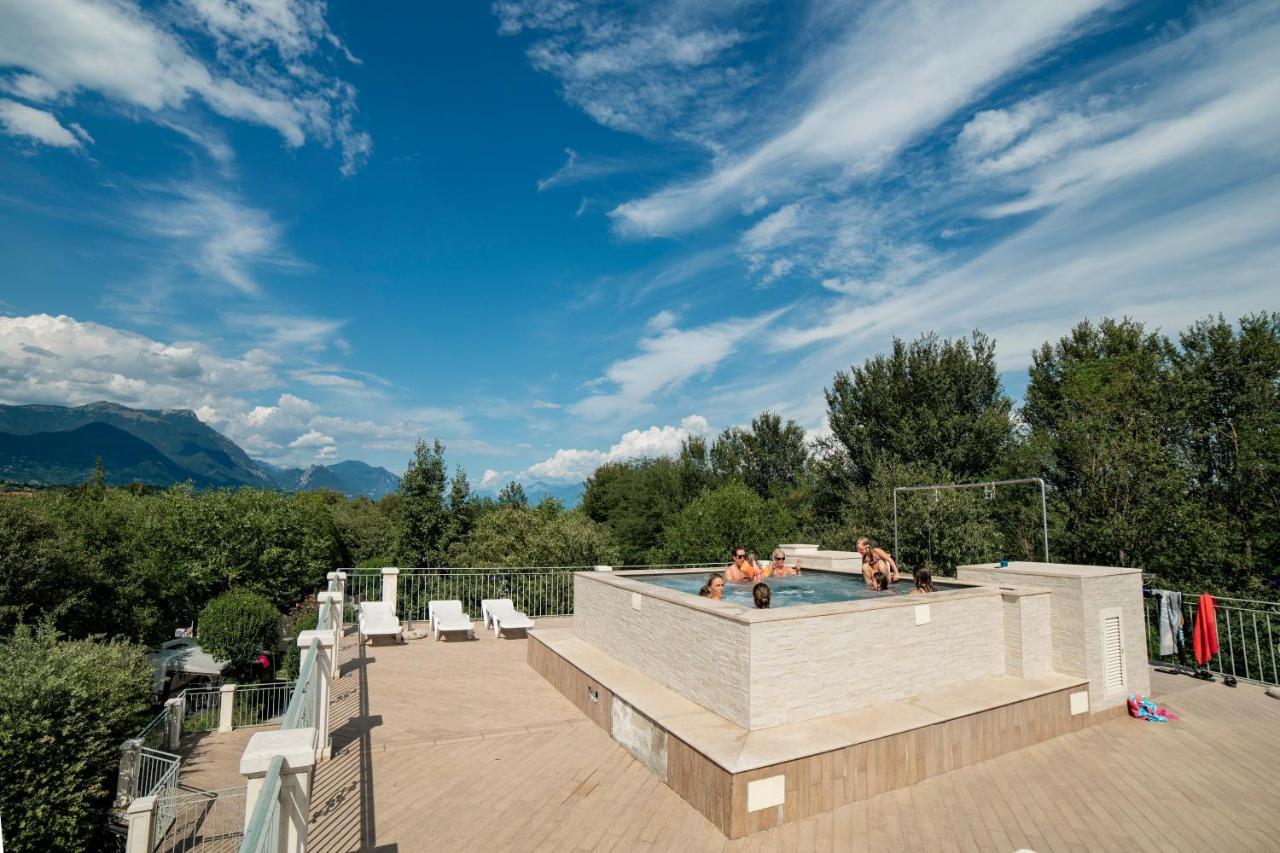 Camping Baia Verde Manerba del Garda Esterno foto